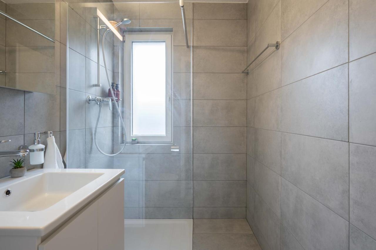 Moderne Wohnung Mit Parkplatz Ostermundigen エクステリア 写真